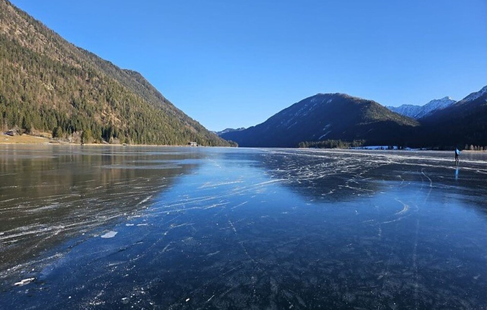 Eis und Schnee am See